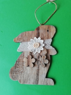 Drevená ozdoba zajac na zaves